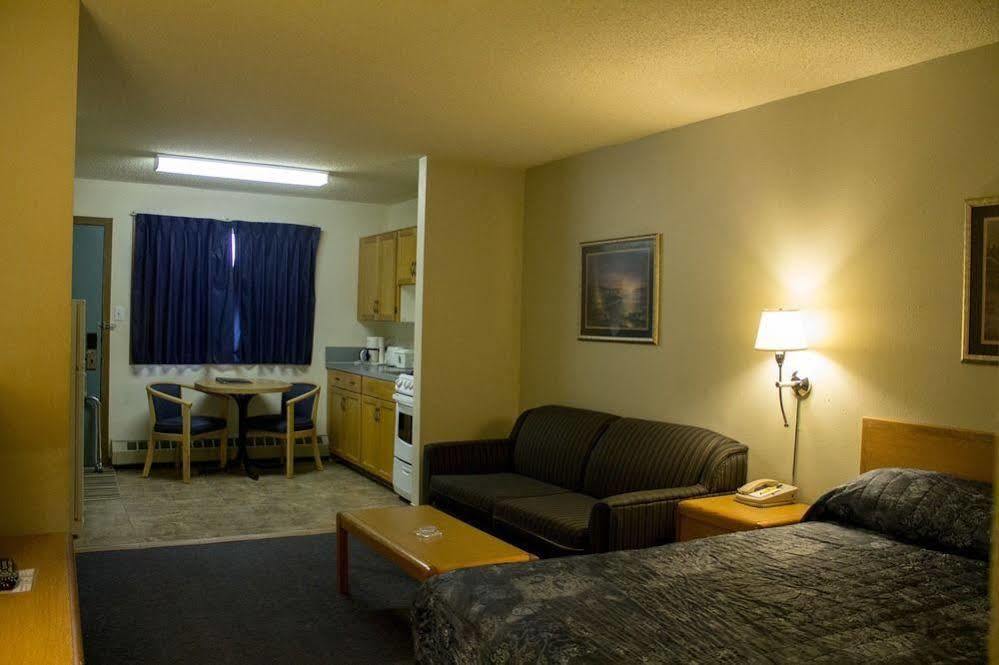 Motel Super 8 By Wyndham Medicine Hat Ab Extérieur photo